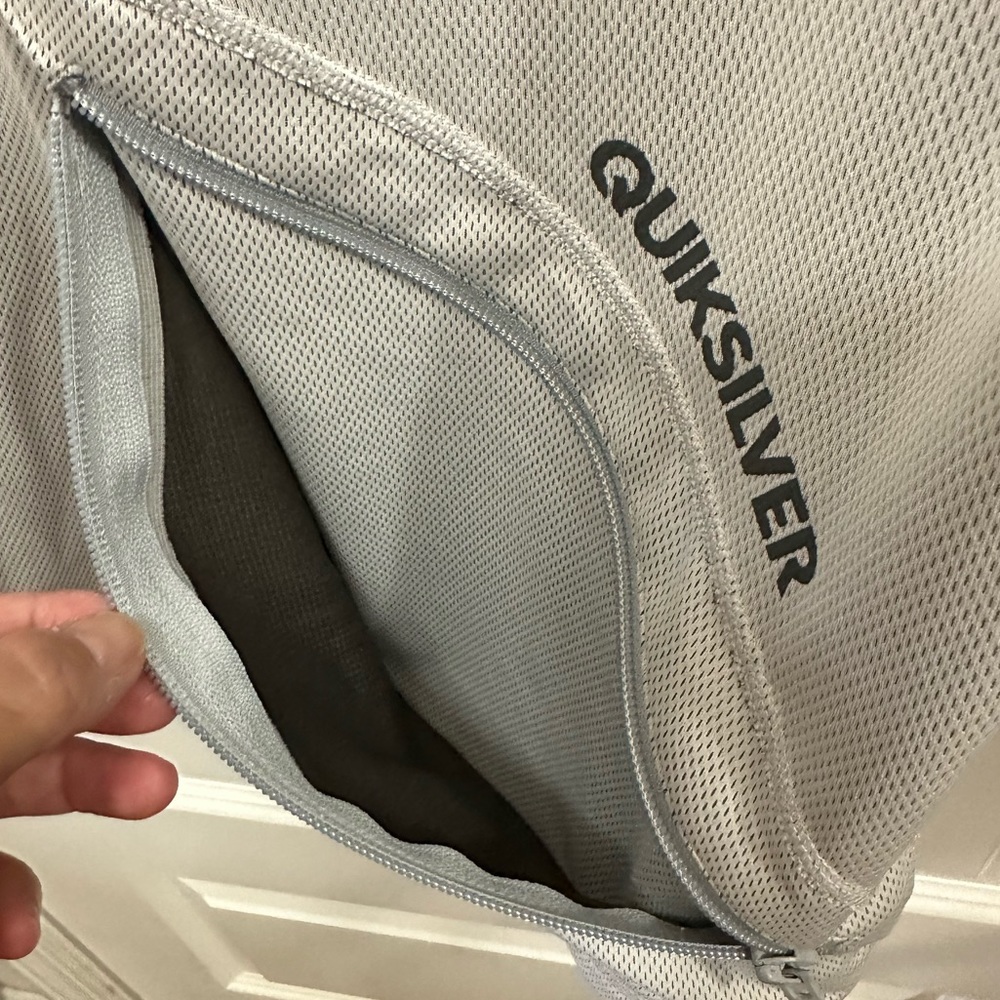 Quicksilver Long Sleeve Rashguard, Small - Picture 5 of 7